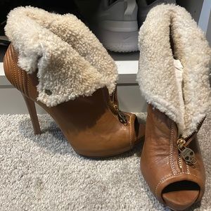 Alexander McQueen Pelle S Cuoio bootie with box, like new
